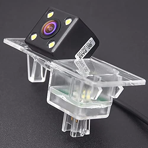 Rear View Reverse Backup Tracks Camera - 728 x 512