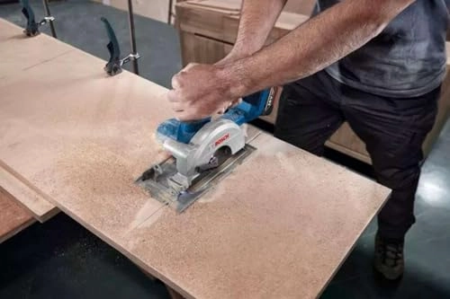 06019M3122 Cordless