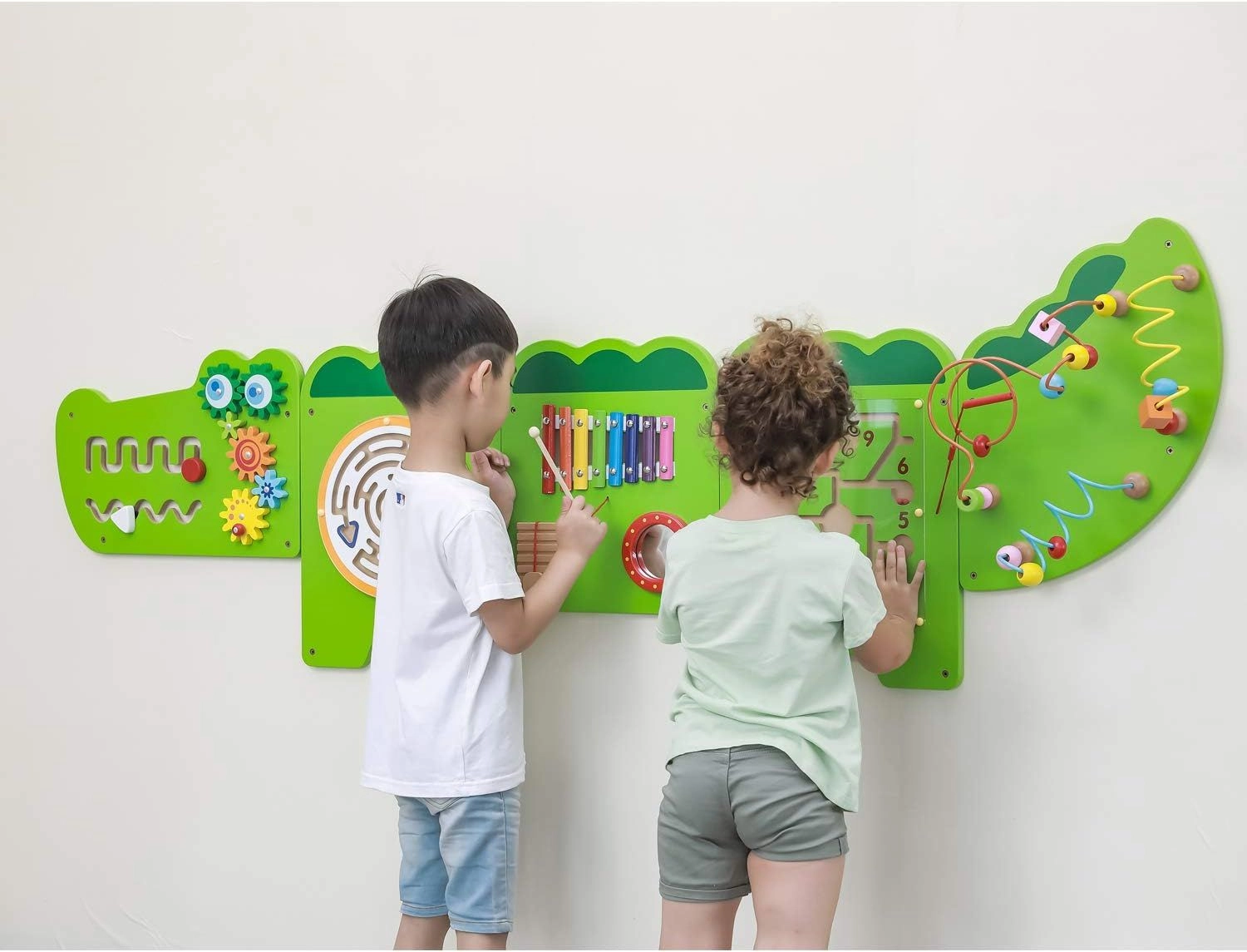 Crocodile Wall Game - 3 years and up