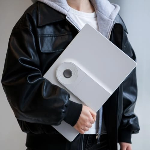 SleekView - 1920 x 1080 Pixels 15.6 Inches