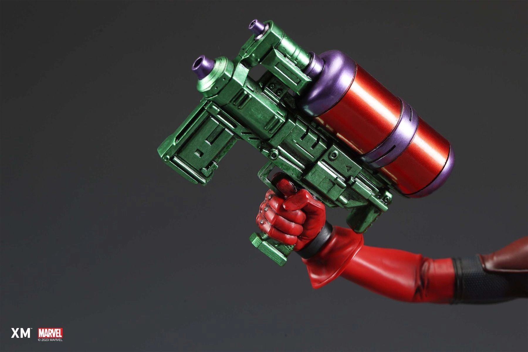 Kidpool and Dogpool Statue