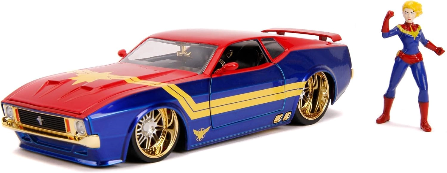 1973 Ford Mustang Mach 1 with Captain Marvel Figure- 1:24