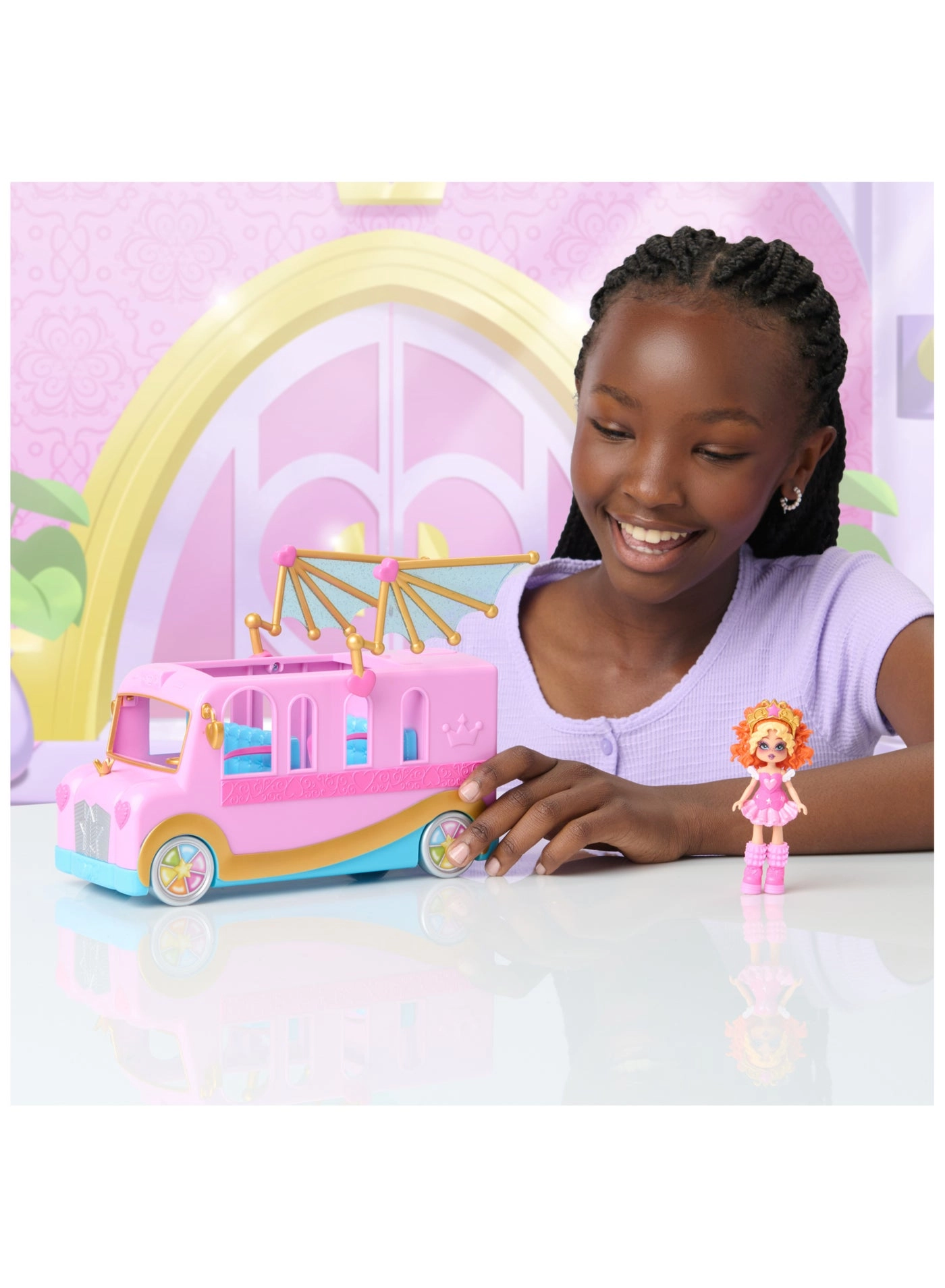 Royale High Bus & Glam Closet - Classic (RYH0059)