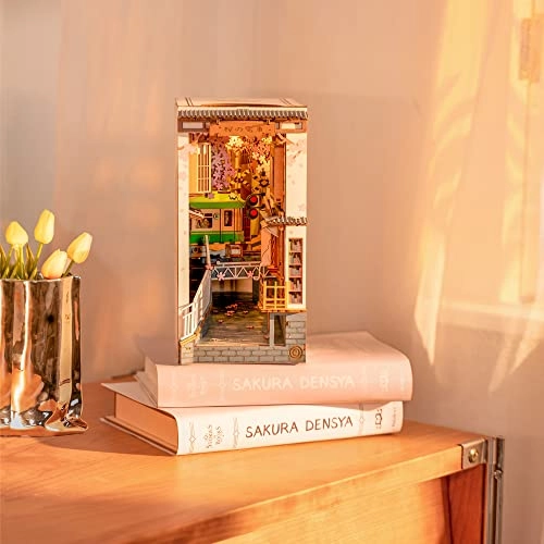 Book Nook Kit - Sakura Tram