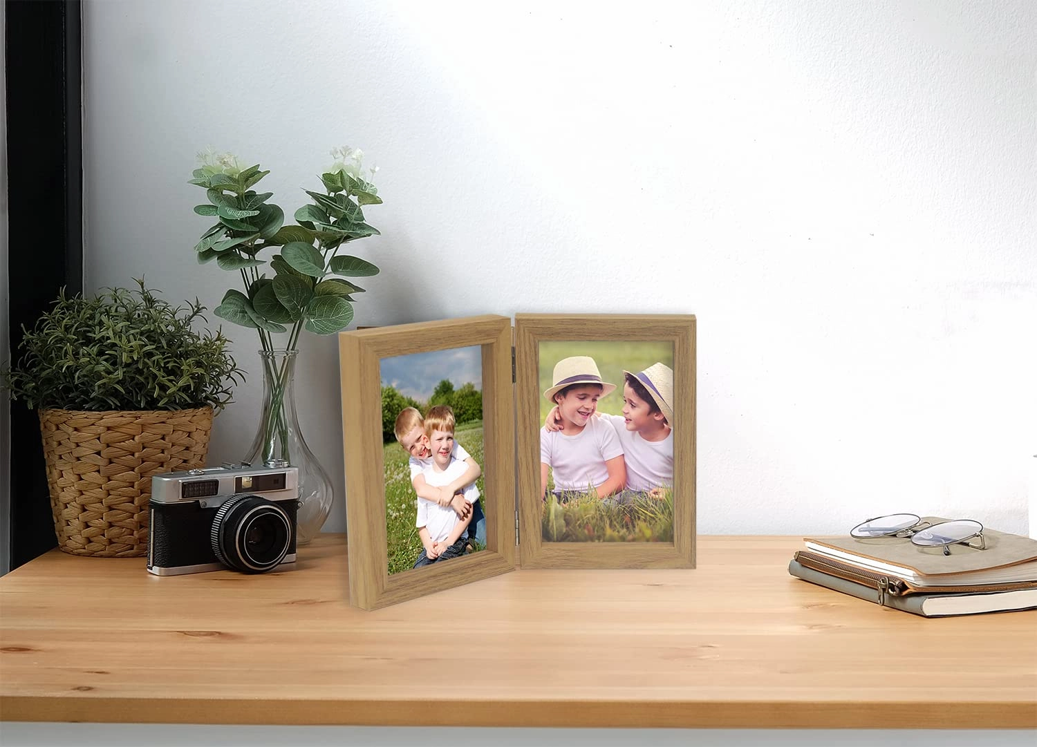 Hinged Double Photo Frame - 4x6'' 2