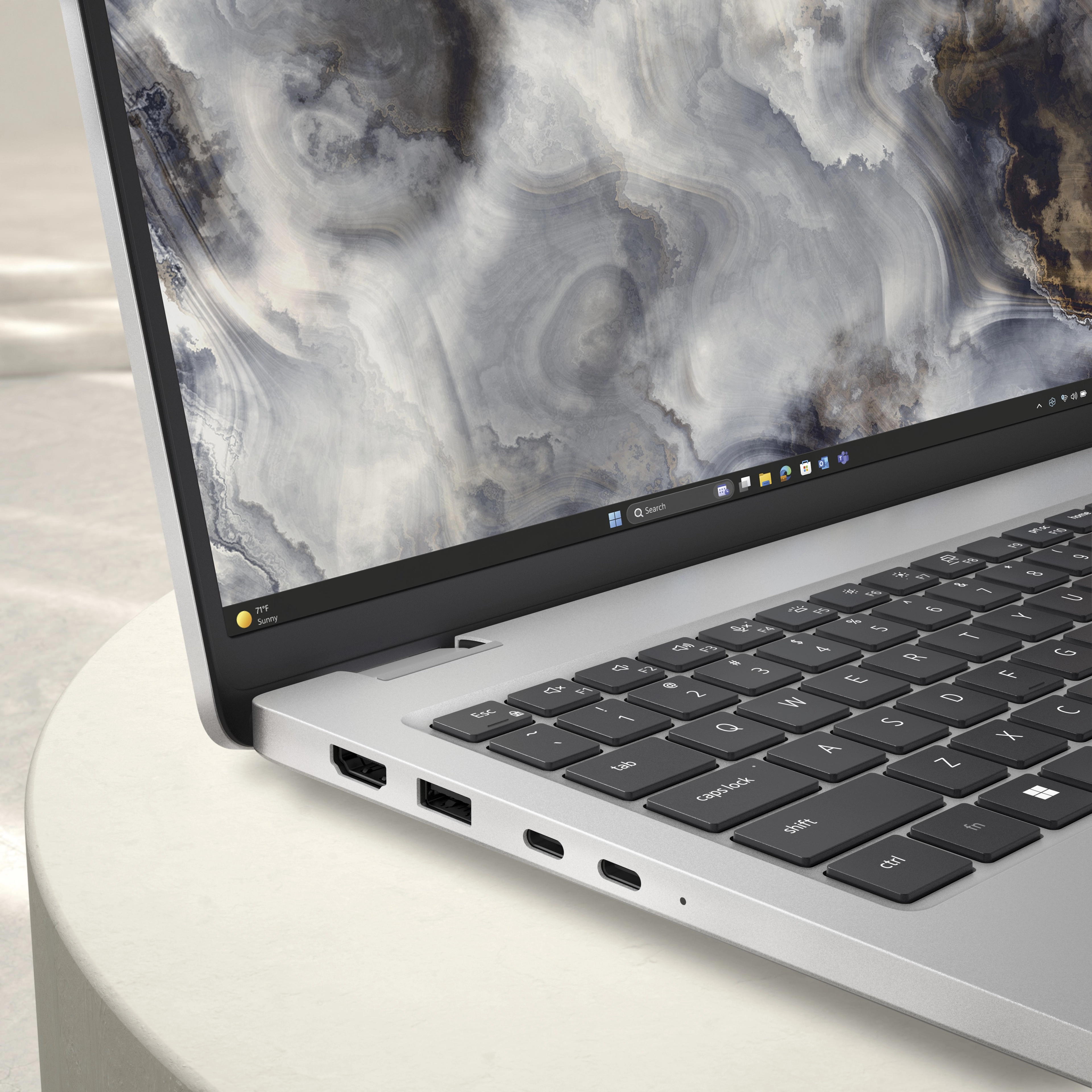 Pro 16 - 16'' Core Ultra 5 235U vPro 8GB DDR5 1TB SSD