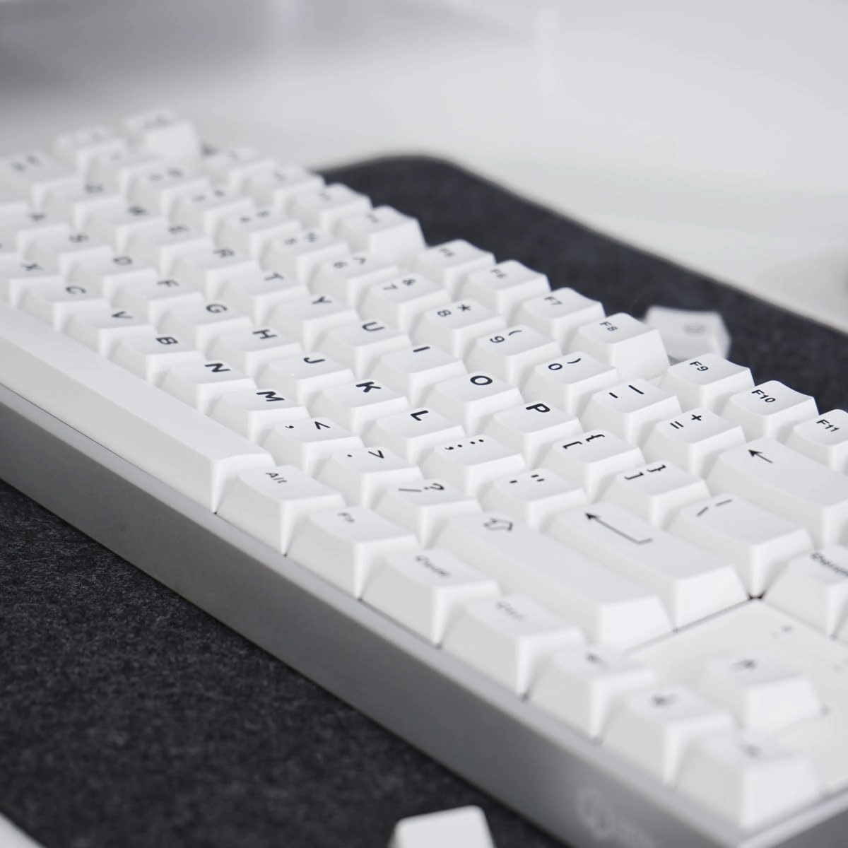 White Black Gradient Keycaps Set - Wired