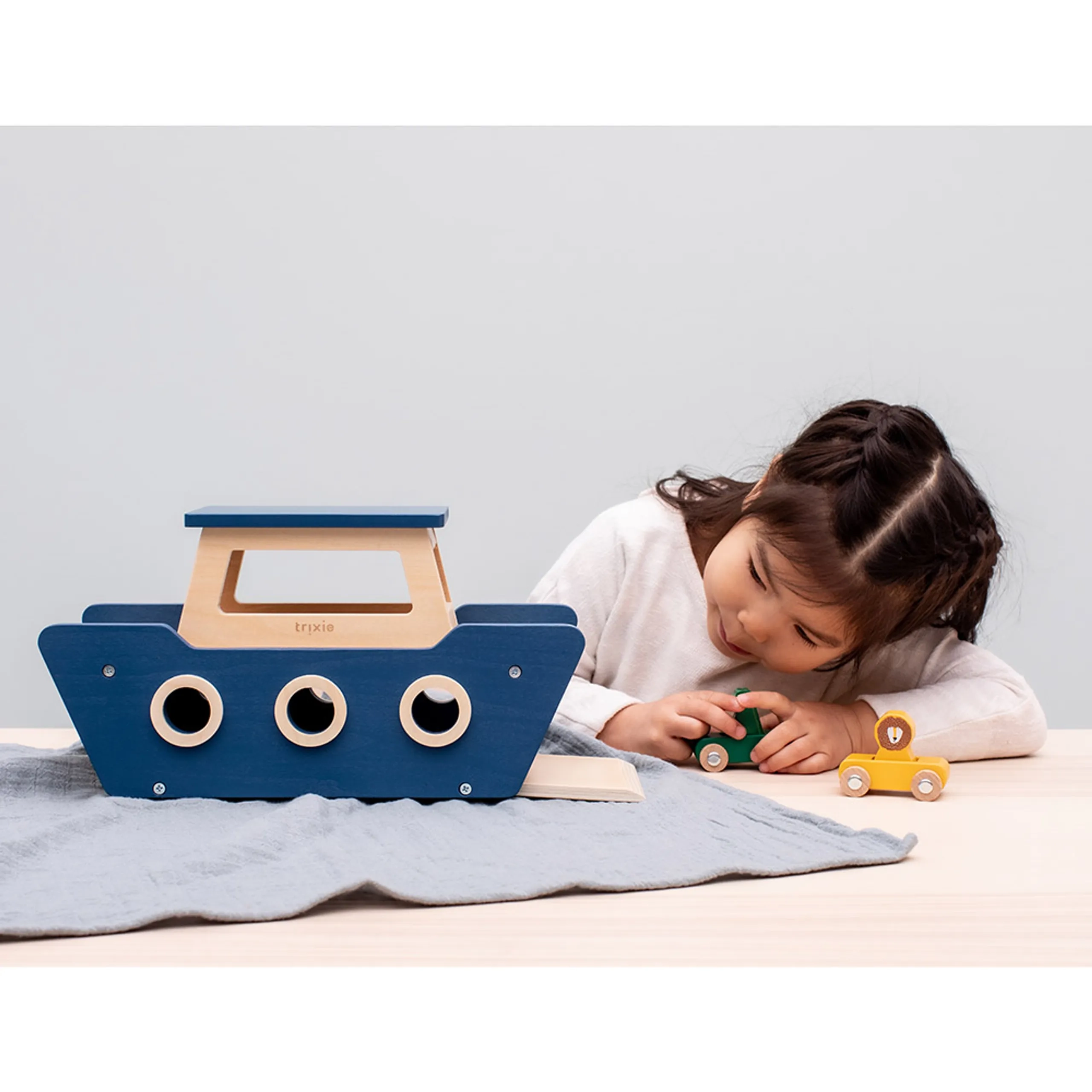 Wooden Ferry Boat - 18 months+