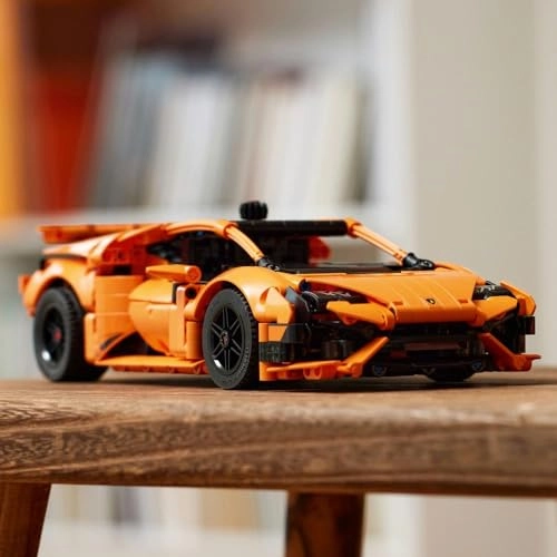 Technic Lamborghini Huracán Tecnica (42196) - Ages 9+ V10 engine