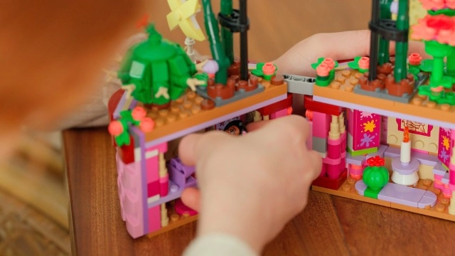 Disney Encanto Isabela’s Flowerpot (43237)