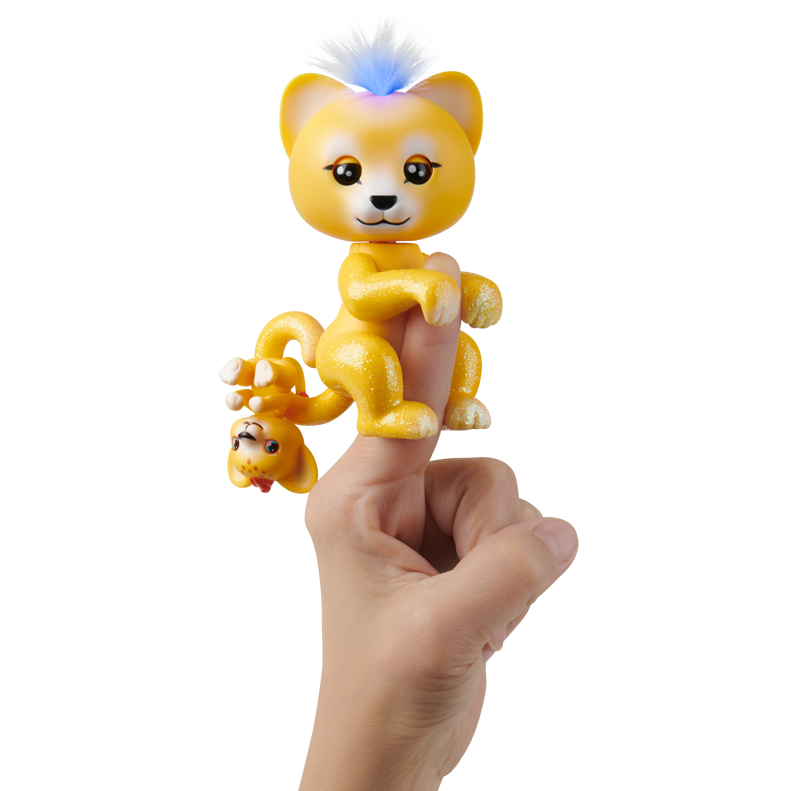 WowWee Fingerlings Hugs Sam Lion