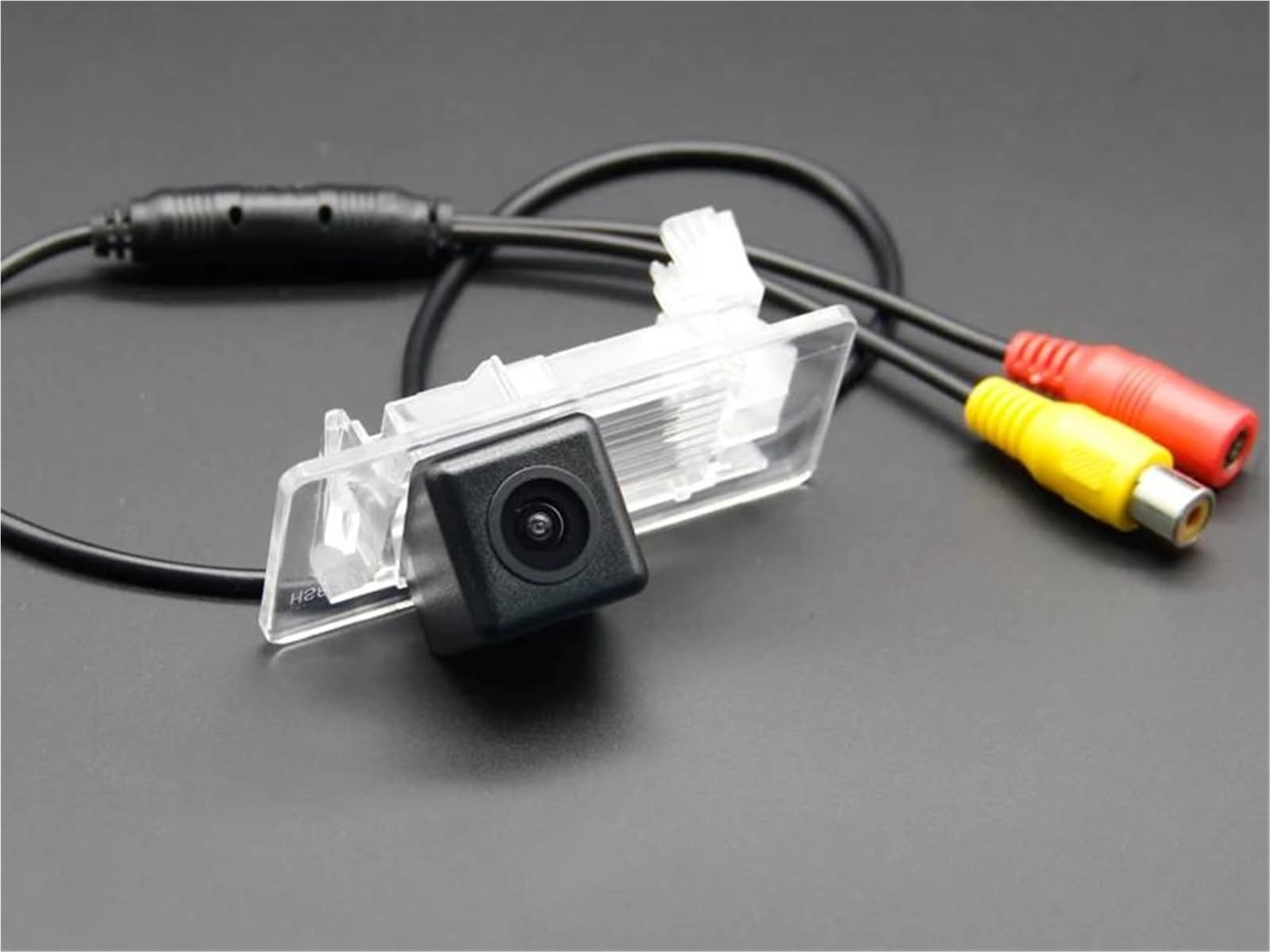 Rear View Parking Camera - Night Vision Wired or Wireless 1280 x 720 Pixels