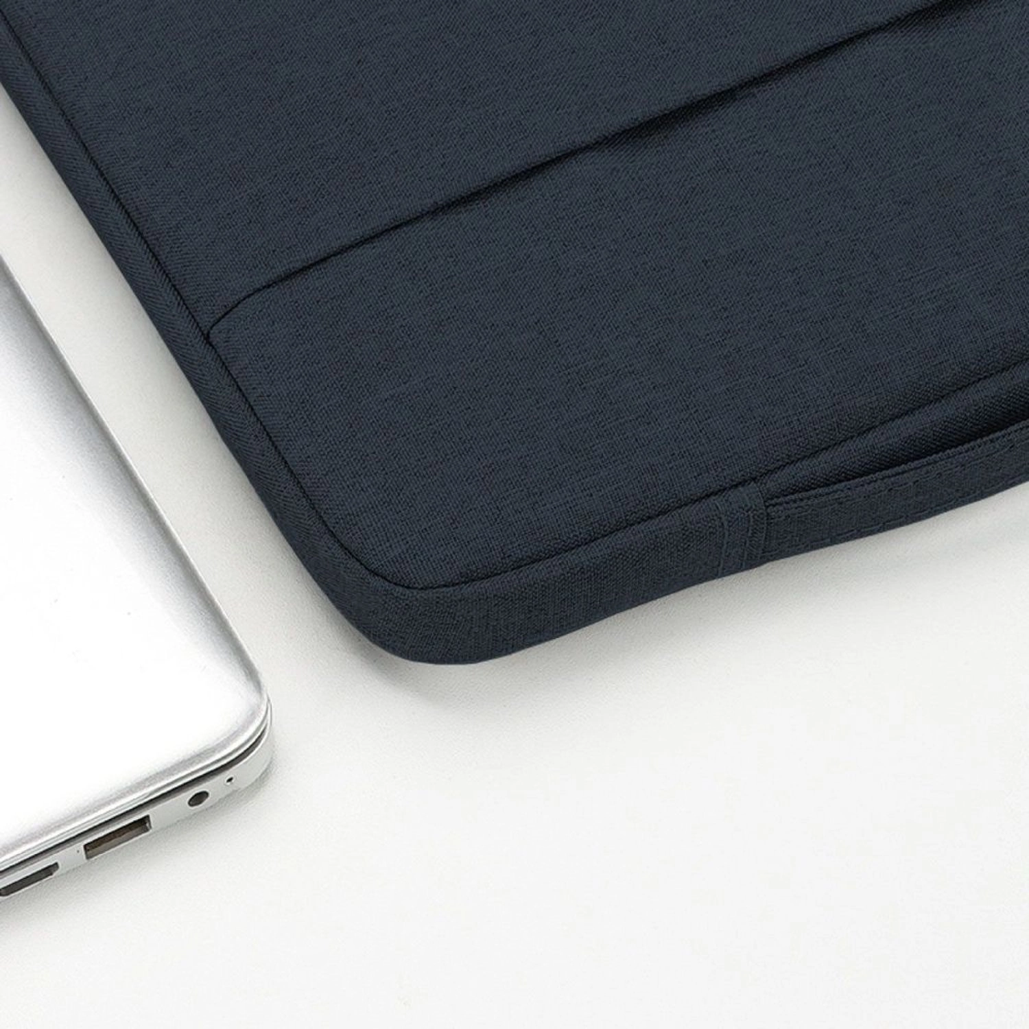 Esse 701 Sleeve for 14-Inch Laptop