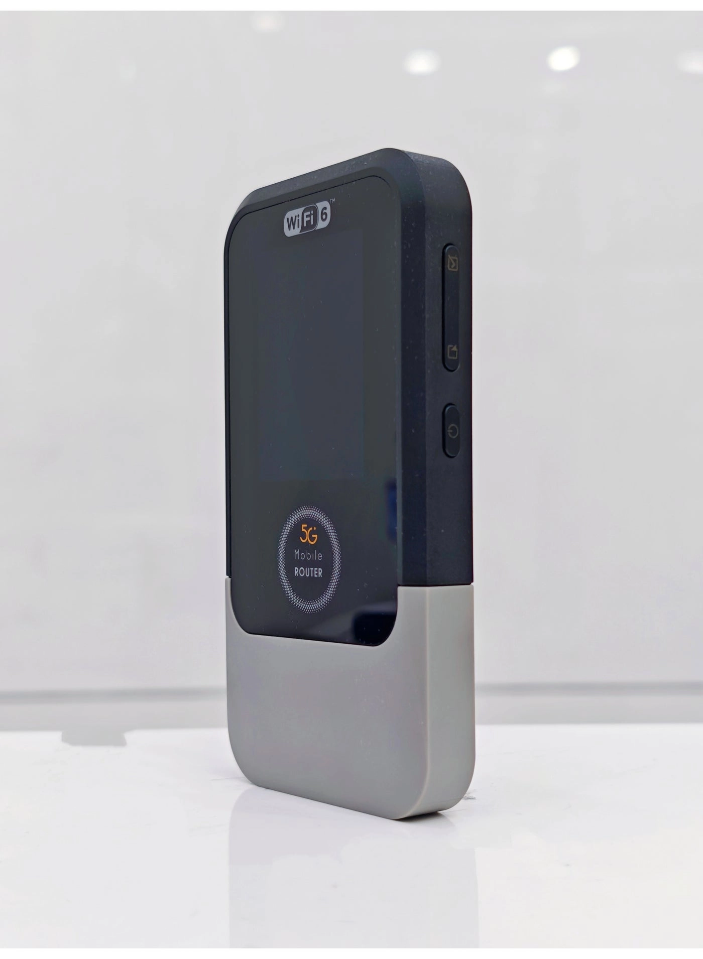 M52 - 5G WiFi 6 2600Mbps