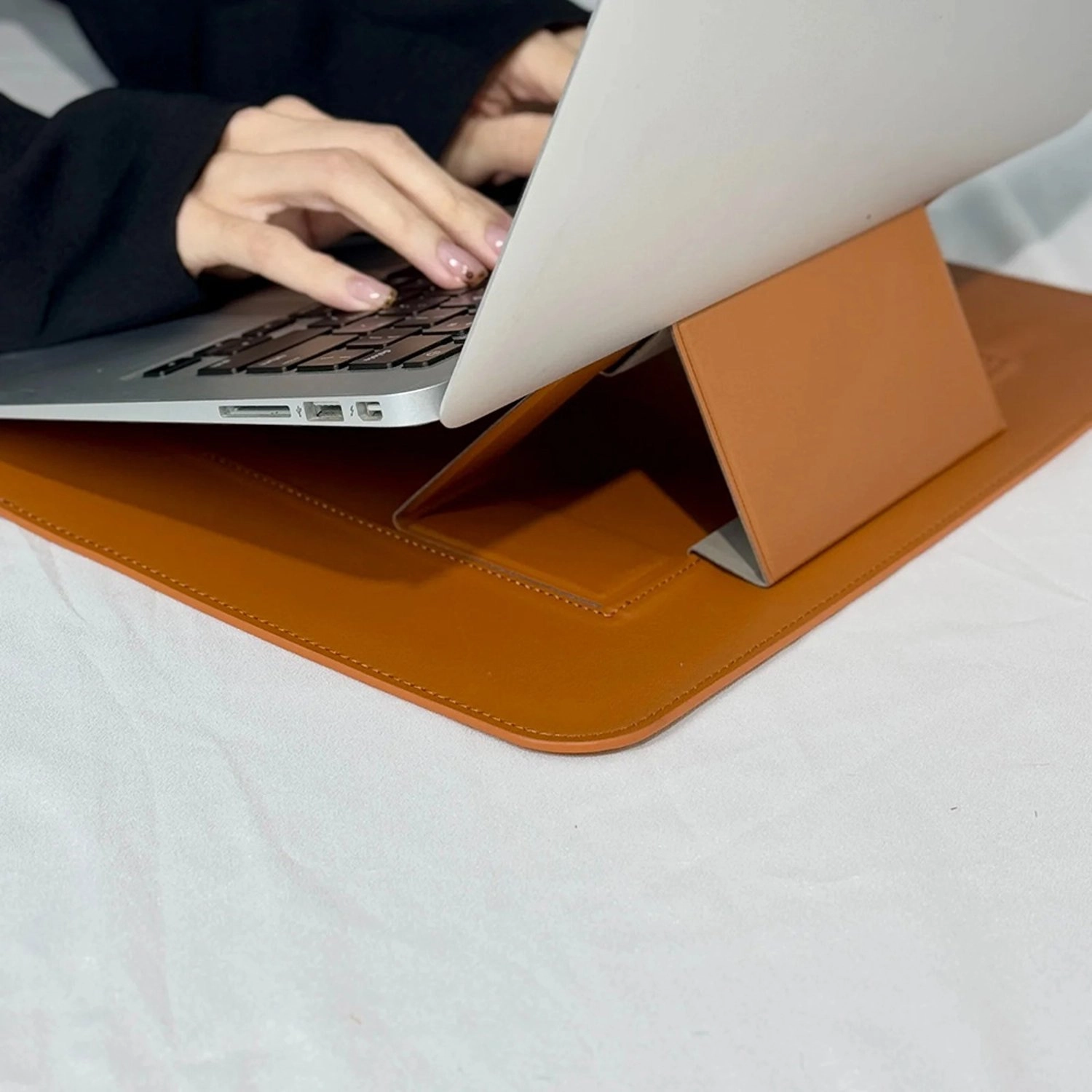 Eleve Leather Sleeve for MacBook 13.6-Inch