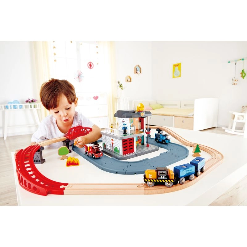 Fire Truck With Siren - Figurine