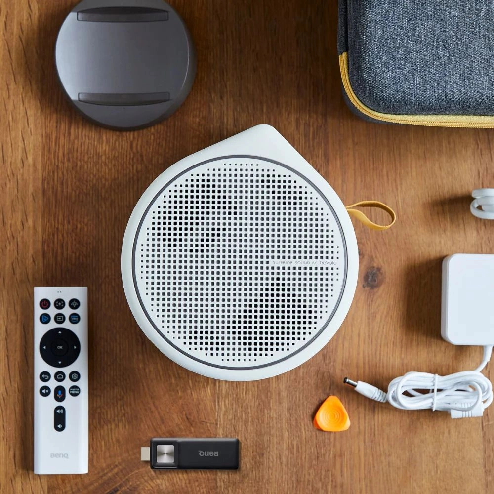 GV30 1000 ANSI lumens