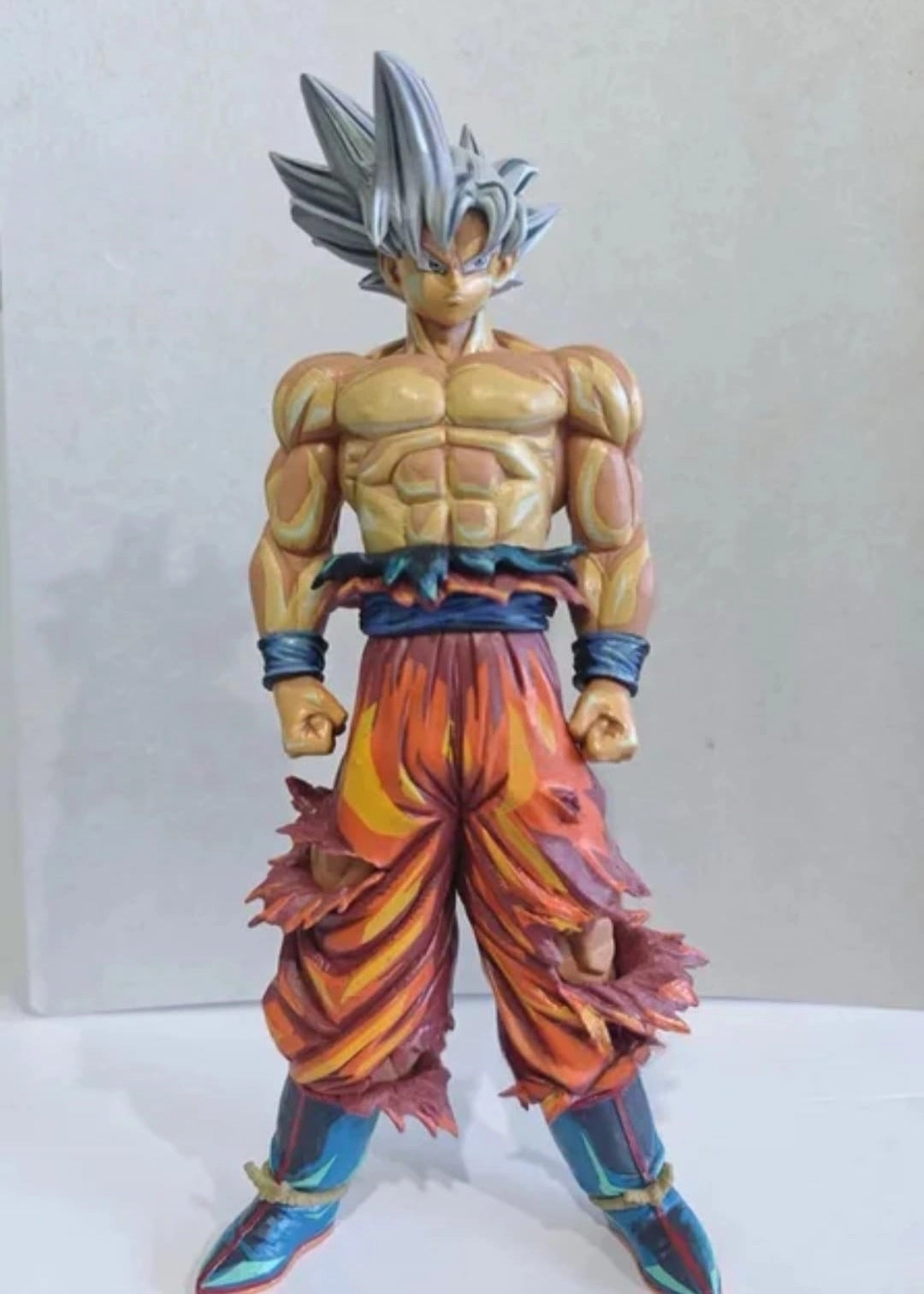 Ultra Instinct Goku + Super Saiyan - Dragon Ball Z