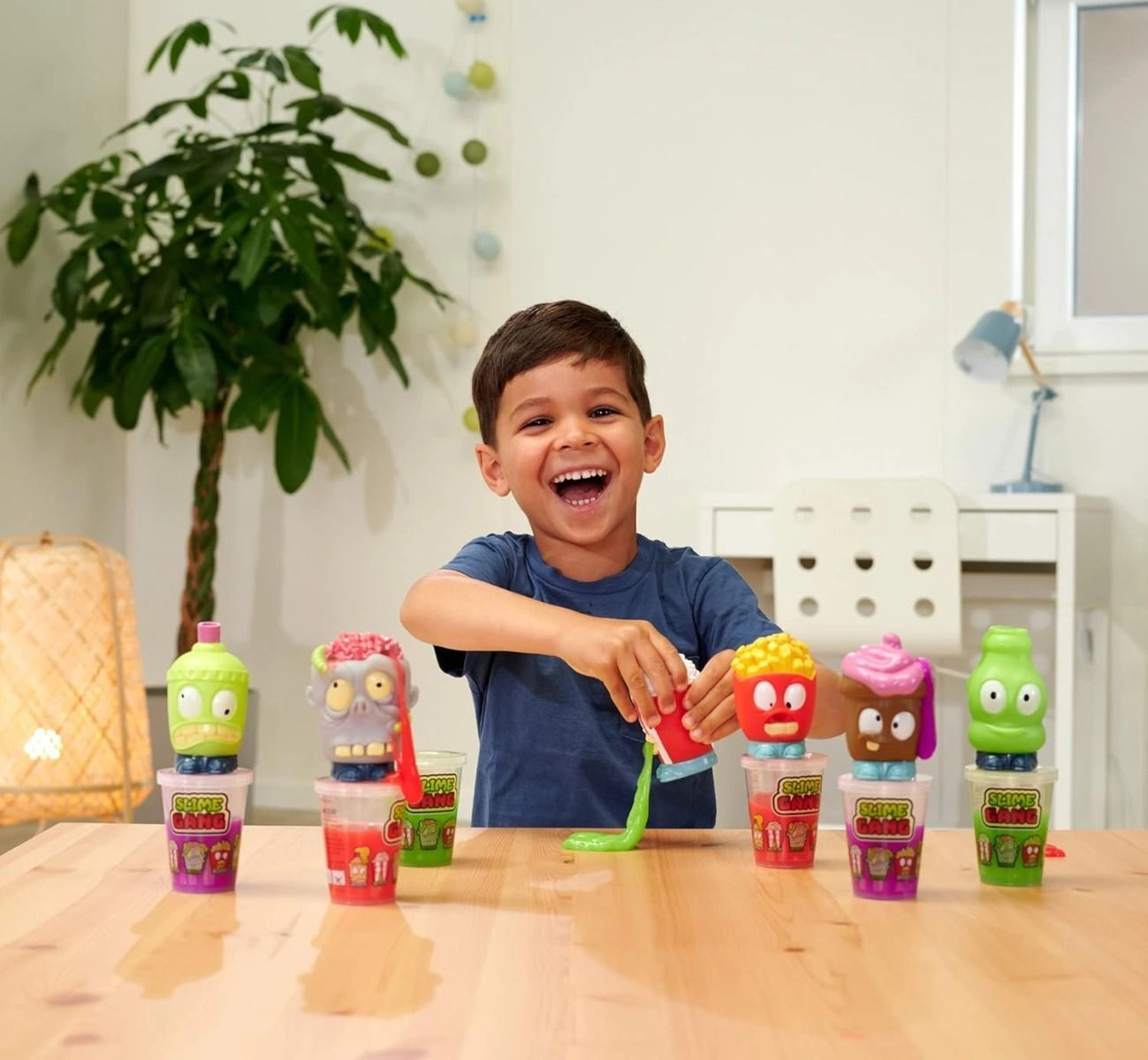 Slime Heads Squeeze Figuriens (sim-105952520)