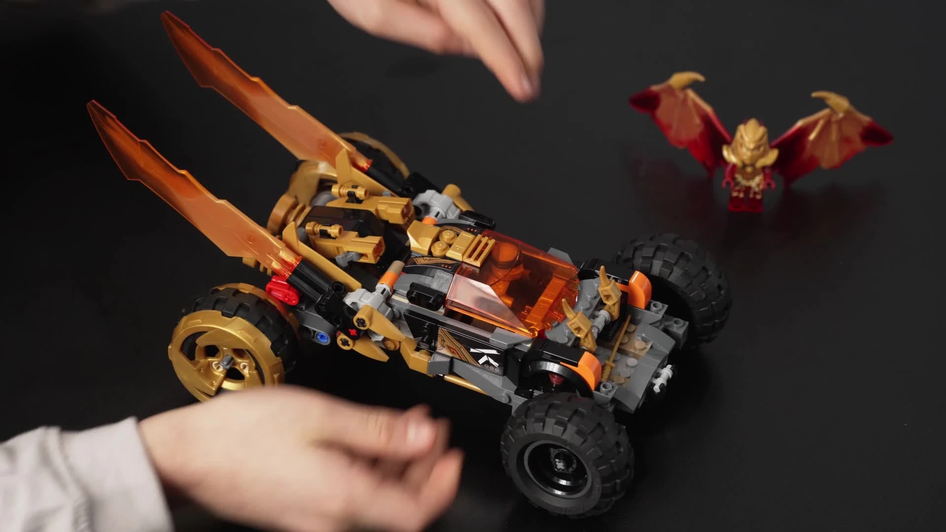 NINJAGO Cole’s Dragon Cruiser (71769)