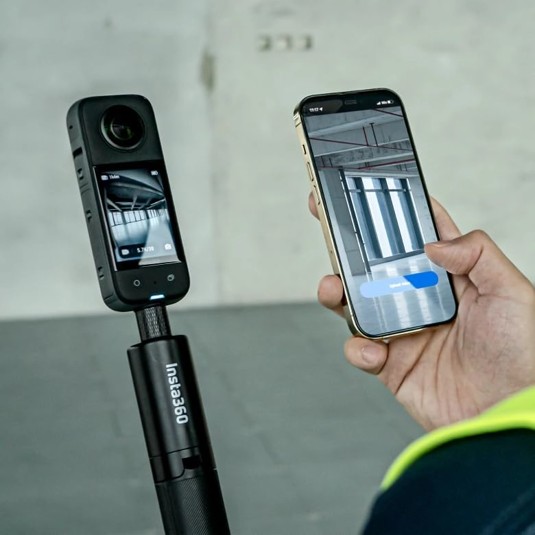 X3 - 360 5.7K + Case + Invisible Selfie Stick - 70cm + Extra Battery + Lens Cap + Memory Card - 64GB