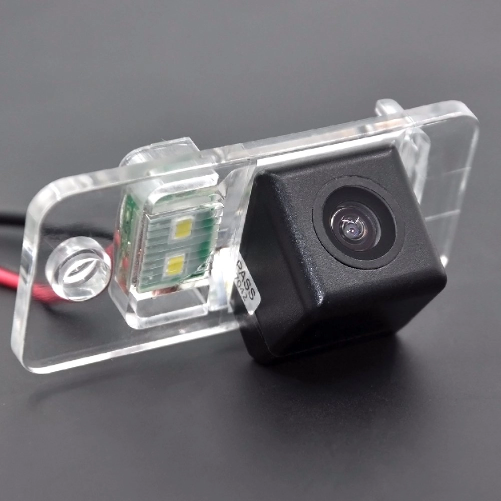 Car Rearview Camera - 728 x 512 pixels