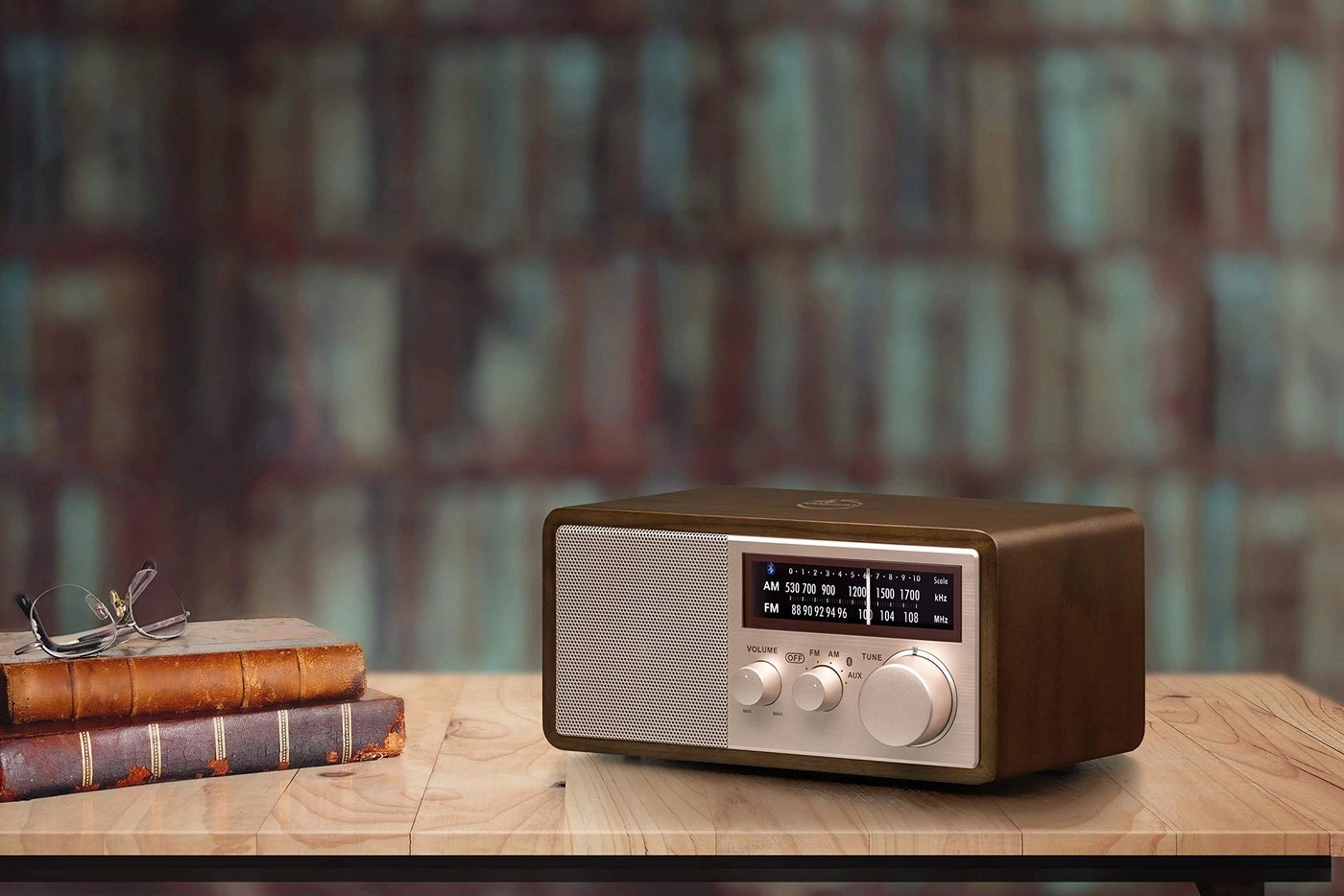 WR-16 - AM/FM Bluetooth Wooden Cabinet