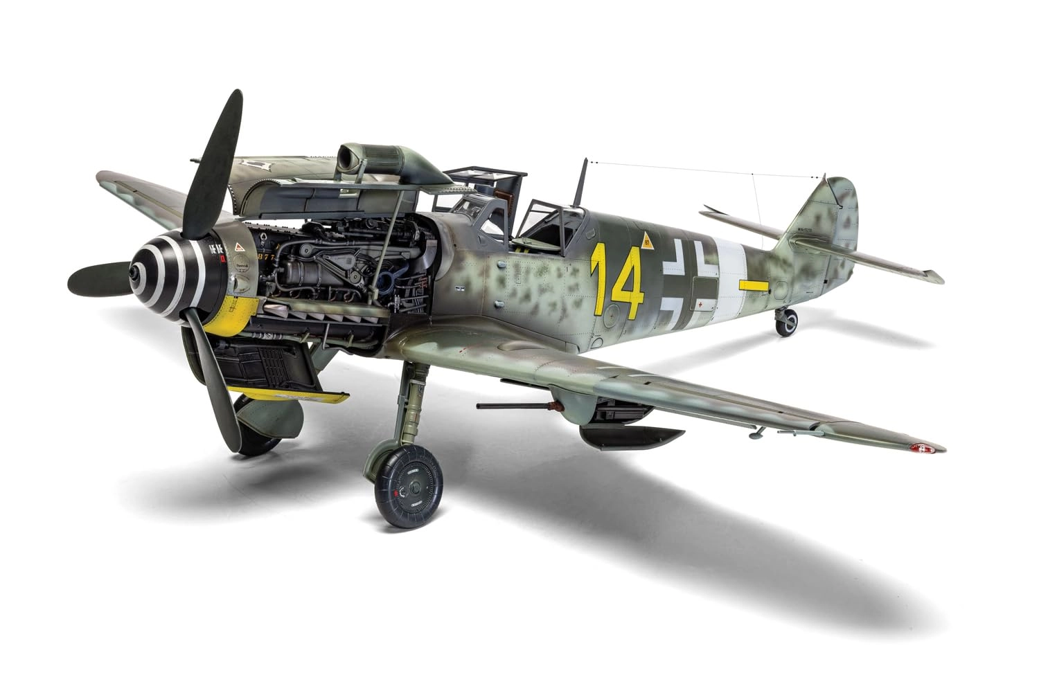 Messerschmitt BF109G-5/G-6 Model Kit (A17003) - 1:24