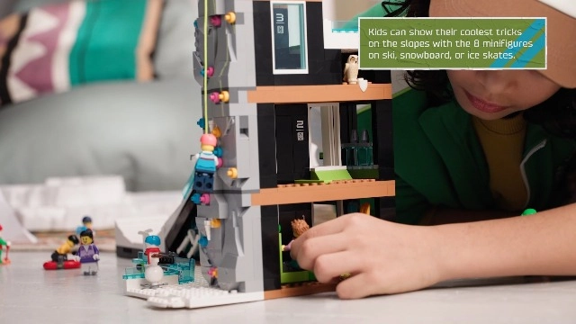 City Ski and Climbing Centre (60366) - 3-Level Modular Building 8 Minifigures
