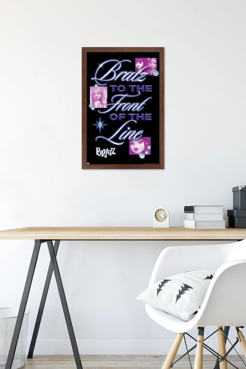 Bratz: Girls Nite Out - Front Of The Line Wall Poster - Paper 22.4\"L x 14.7\"W