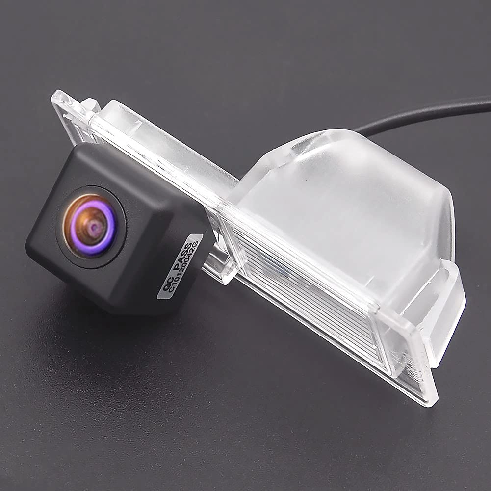 Rear View Reverse Backup Tracks Camera - 728 x 512