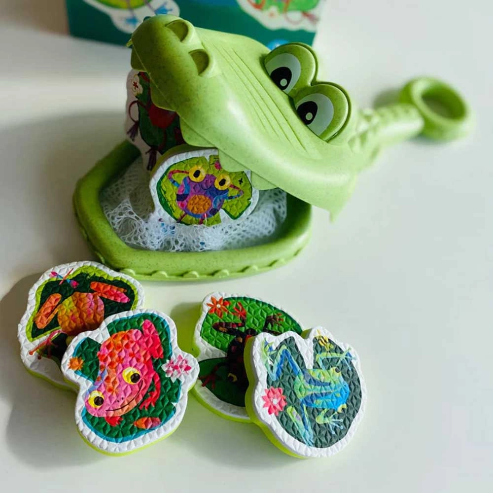 Croc Chasey - Suitable for 1-3 years bio-plastic 1 snappy toothed Croc, 7 foam floaty frogs.