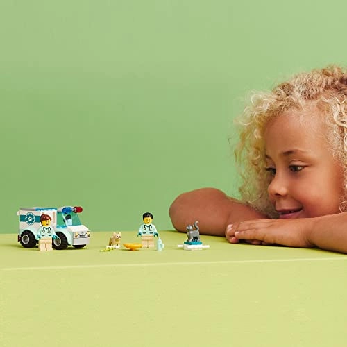City Vet Van Rescue (60382) - Ages 4+
