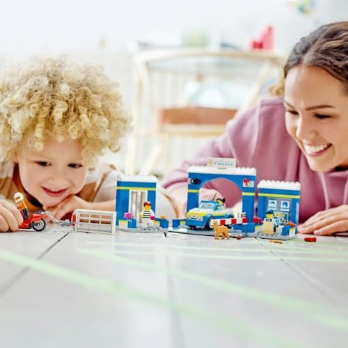 City Police Station Chase (60370) - 4+