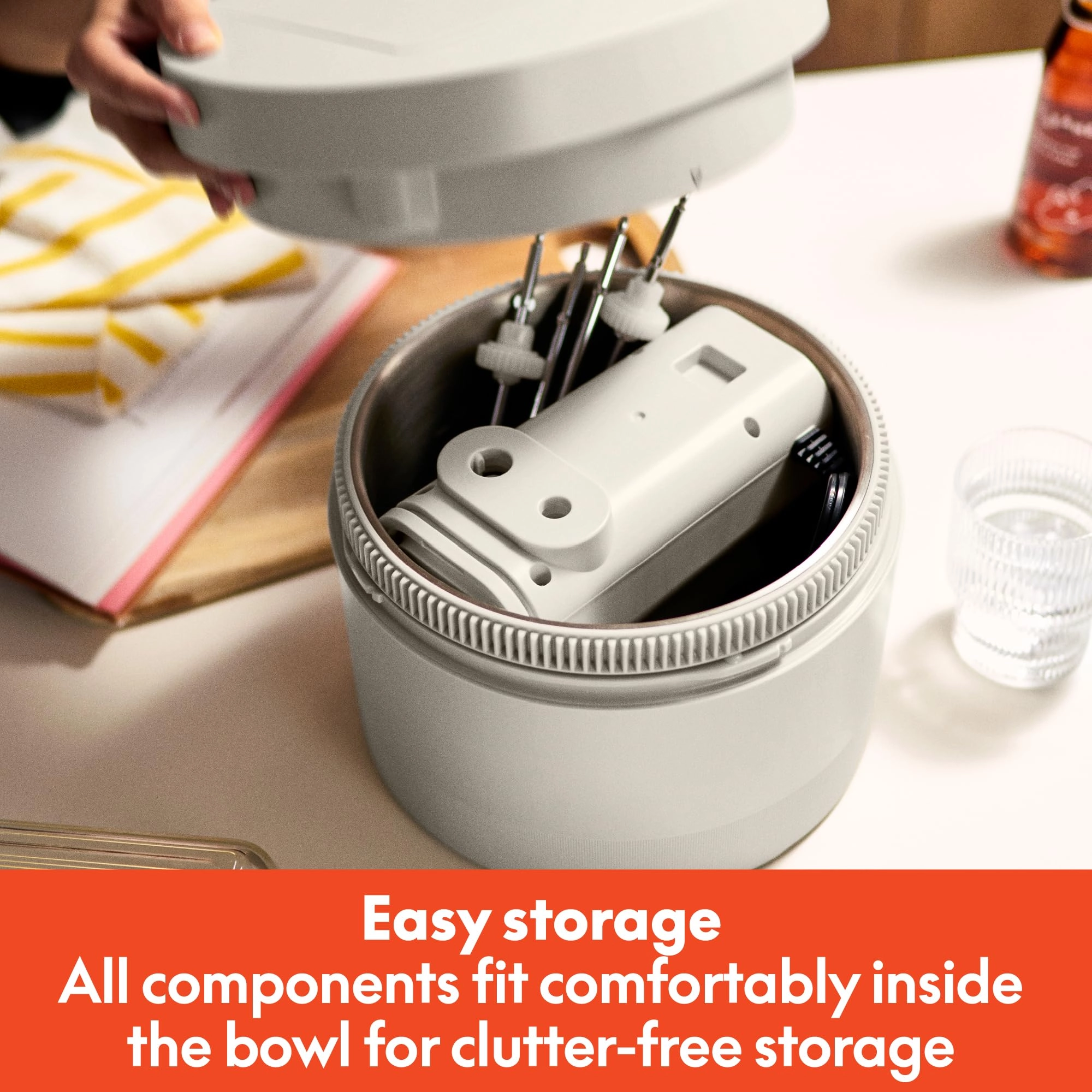 Hand Mixer - 3.5 Quarts 200 watts