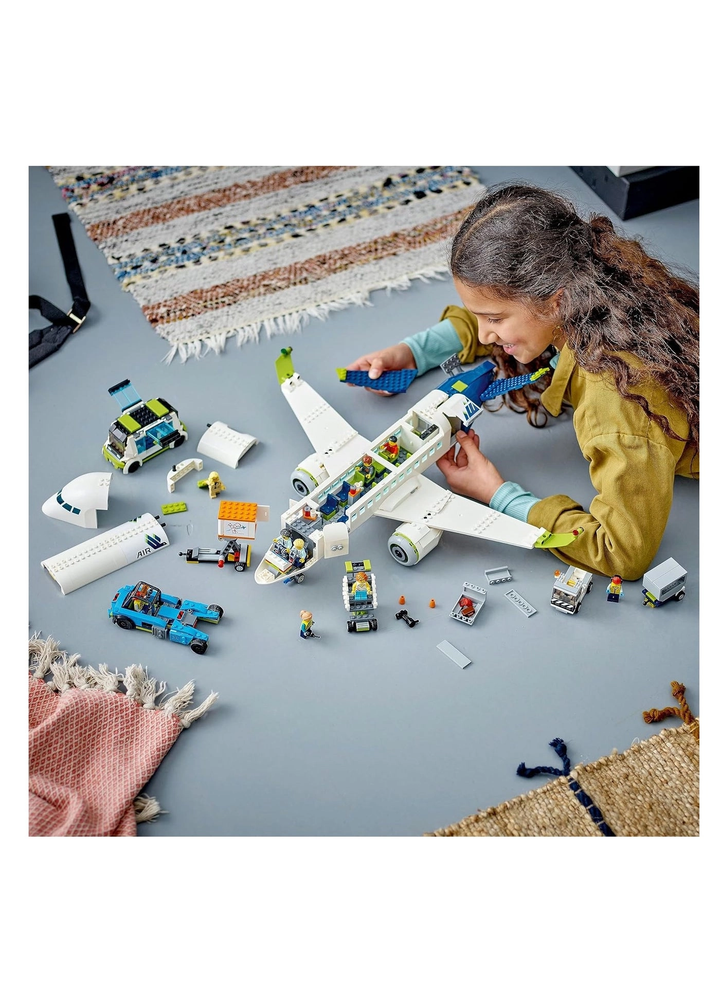 City Passenger Aeroplane (60367) - Large Plane Model 9 Minifigures