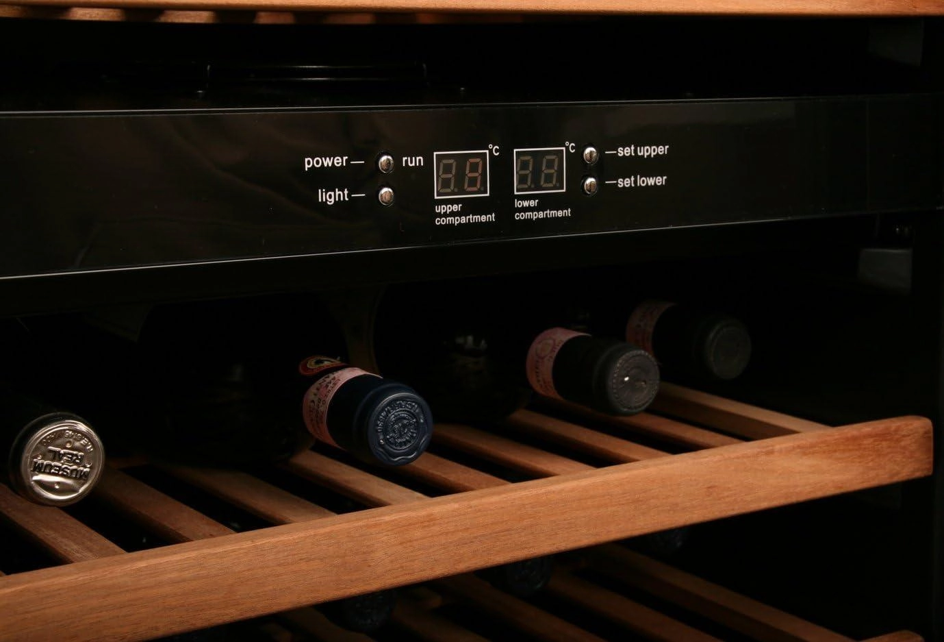 Vestfrost W32 - 2 32 bottle(s)