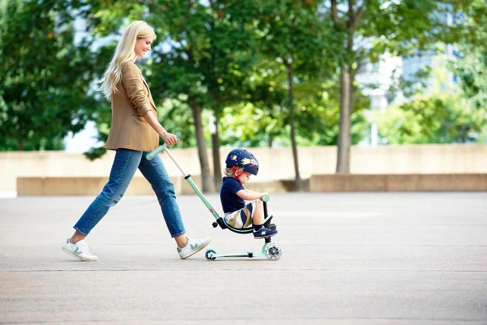 Mini 2Grow Deluxe Magic 3-Wheel Kick Scooter – 120/85mm LED