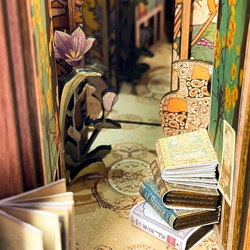 Book Nook - Butterfly of Unknown Lands