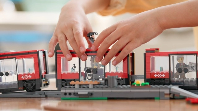 City Downtown Tram and Station (60423) - Vehicle