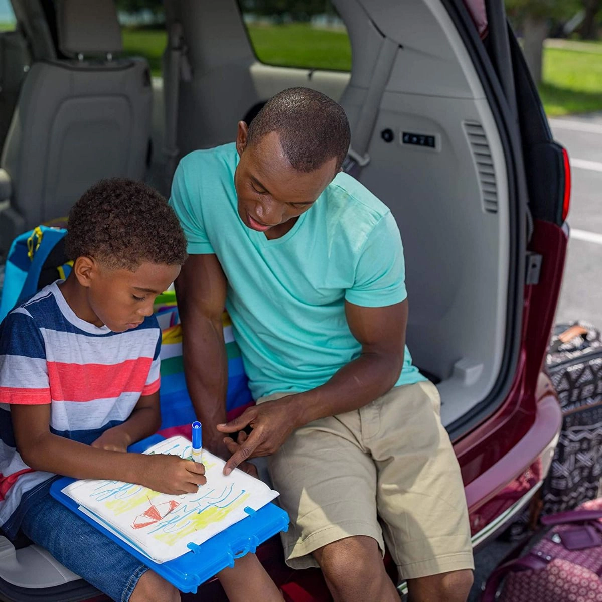 Color Wonder Mess-Free Colouring Set - 22 Pcs 4 Colour Wonder Markers