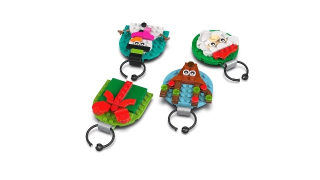 Christmas Ornament Selection (40744) - 4 Hanging Decorations