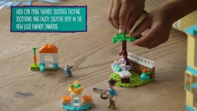 Friends Paisley's House (41724)