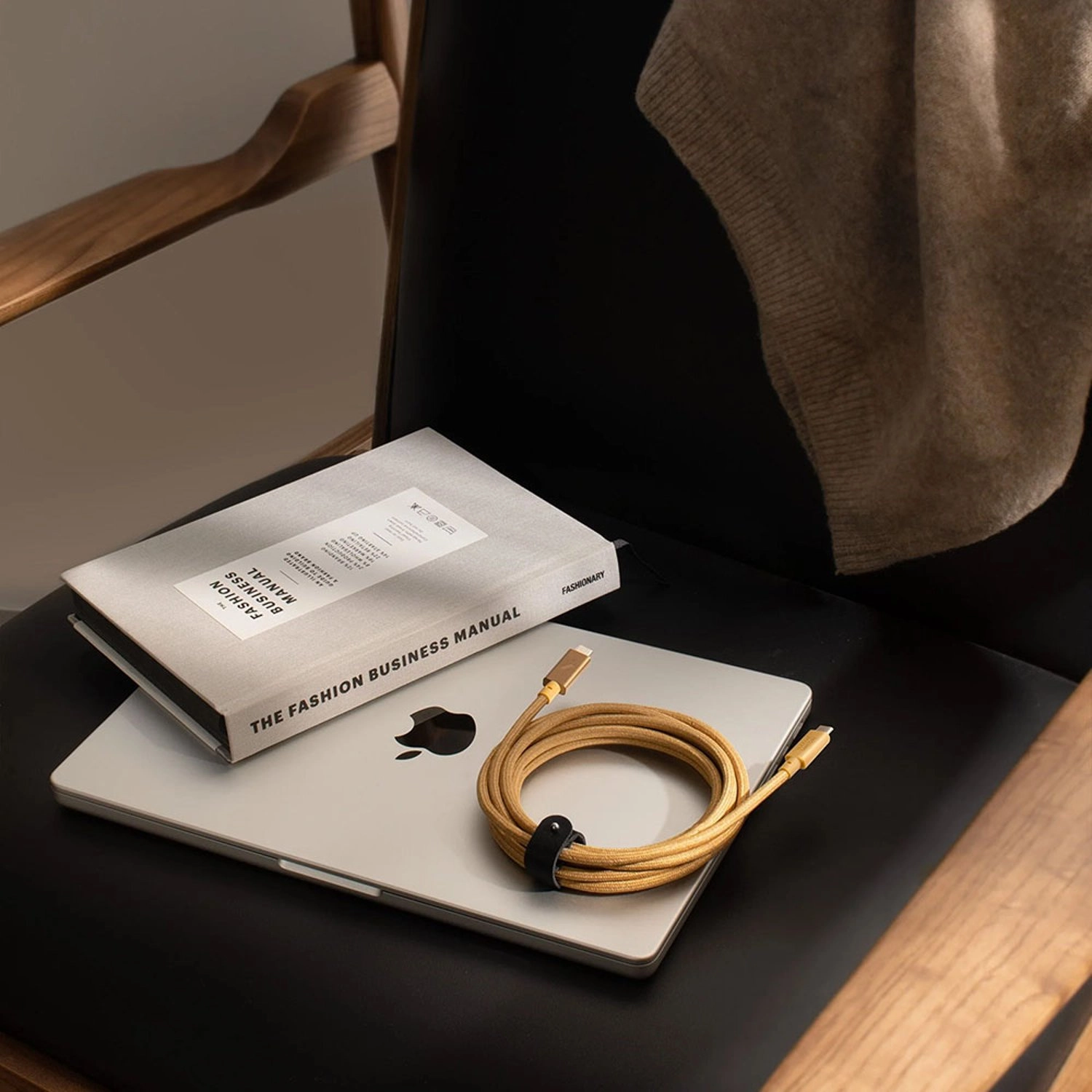 Belt Cable Pro Cable 240W USB-C to USB-C 2.4m Braided