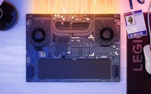 Legion 7i Gen 10 - 16'' Core Ultra 9 275HX 32GB DDR5 1TB SSD