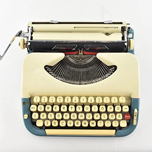 Old Fashioned Typewriter - 1 piece(s)