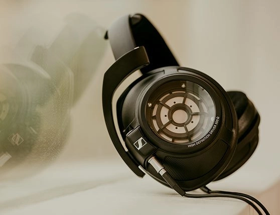 HD 820 Wired Headphone