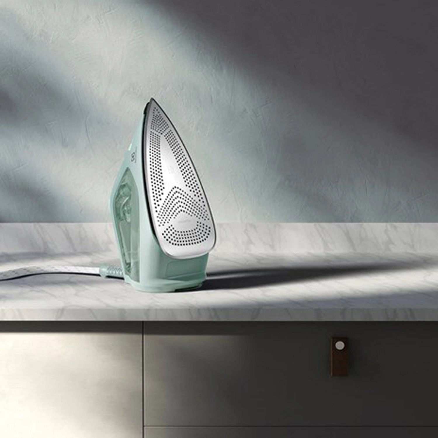 Refine 700 - Steam Iron 0.37L