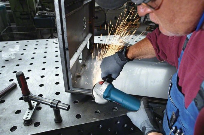 Angle Grinder - 900 W electric