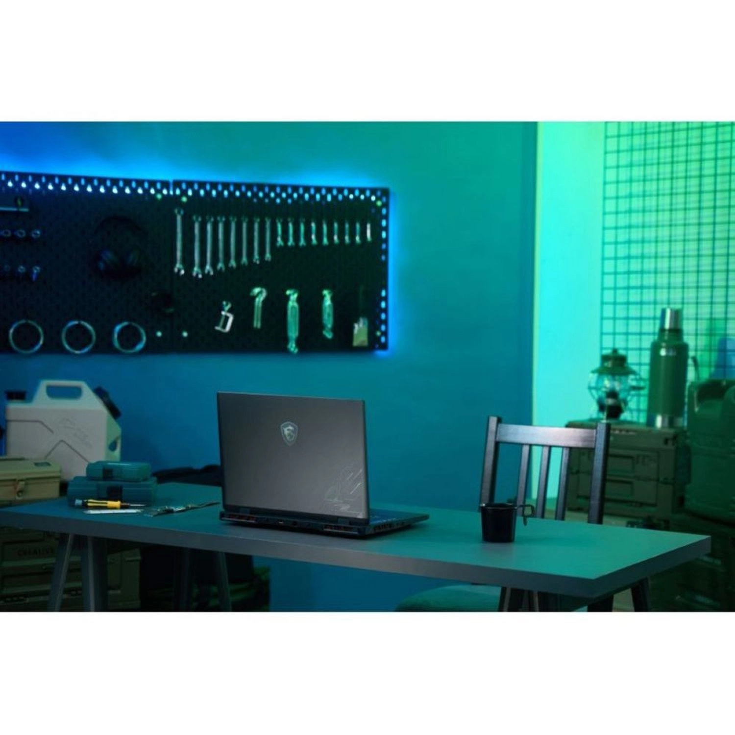 Crosshair 17 HX 9S7-17T423-051 - 17'' Core Ultra 9 275HX 32GB DDR5 1 TB SSD